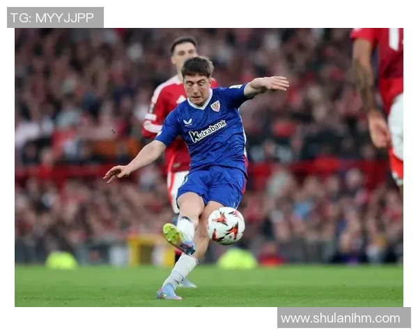 足球球星身型分析:不同体型如何影响球场表现与竞技水平 足球球星身型分析:不同体型如何影响球场表现与竞技水平