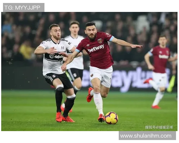 足球明星穿高帮鞋还是低帮鞋 哪种更适合赛场表现与个人风格